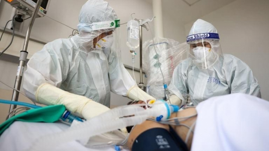 Many severely ill COVID-19 patients recovering in HCM City